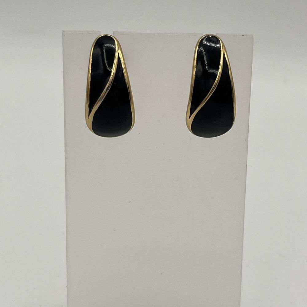 Vintage 70’s Teardrop Black Enamel Goldtone Stud Earrings